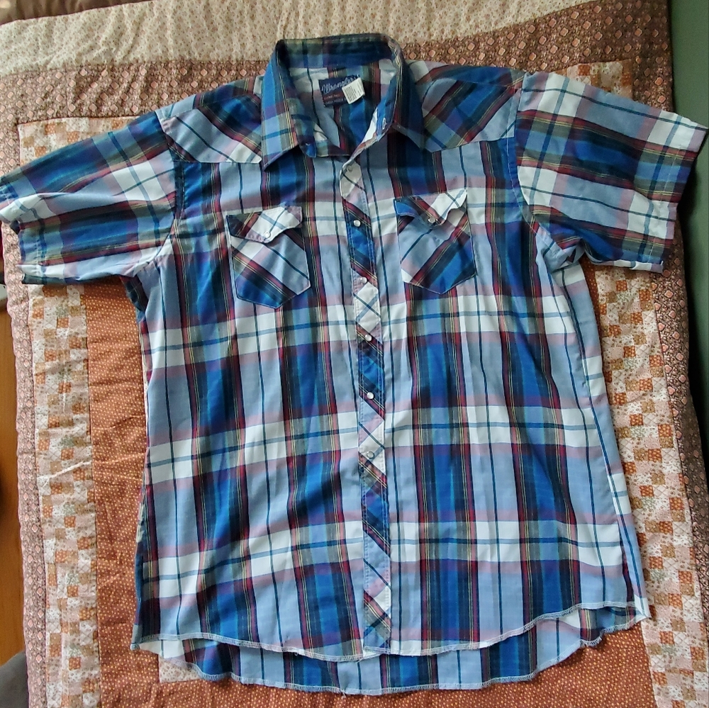 Women's Wrangler Westen Long Tail Short Sleeve. Plus Size 19. USA. Pearl Snaps.
